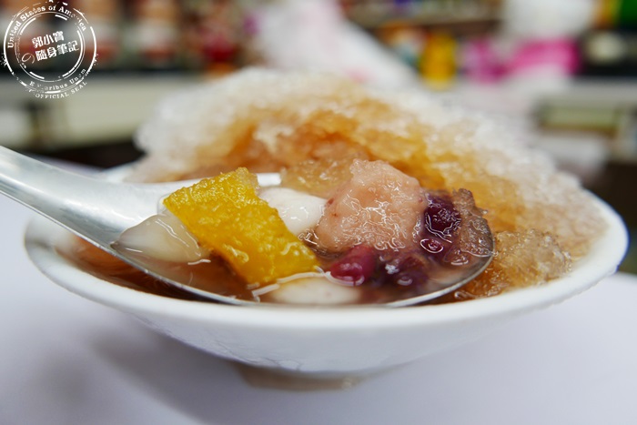 『食記美食。高雄鼓山』冰鎮店|純手工製作傳統古早味|炎炎夏日必吃的排隊冰品|芋頭豆花大推薦!!郭小寶全省食況轉播.日本美食景點輕旅行.桃太郎行程精選.『食記美食。高雄鼓山』冰鎮店|純手工製作傳統古早味|炎炎夏日必吃的排隊冰品|芋頭豆花大推薦!! - 郭小寶。呂小珊。這就是青春官方網站,美食旅遊,美食部落客,旅遊部落客,美食旅遊部落客,旅遊美食美妝部落格
